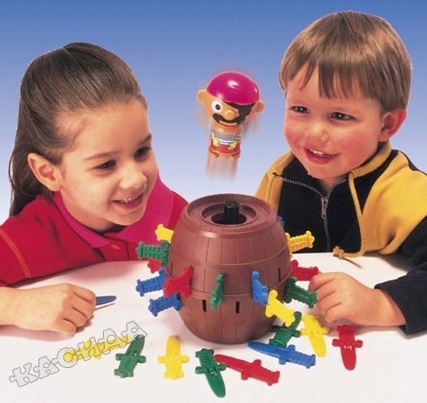 Tomy - Занимателна игра *Веселият пират* Pop Up Pirat