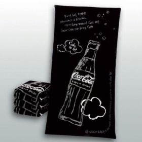 Детска хавлия Herding Coca Cola 75x150 см